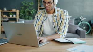 Catch the Copycats: The Ultimate Guide to Free Plagiarism Checker for Students Online